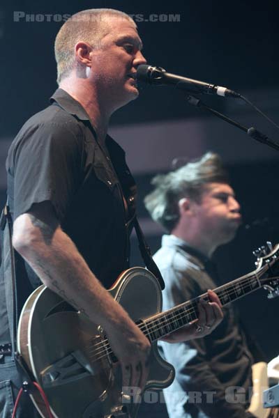 QUEENS OF THE STONE AGE - 2013-06-19 - PARIS - Le Trianon - Joshua Michael Homme III - Michael Jay Shuman